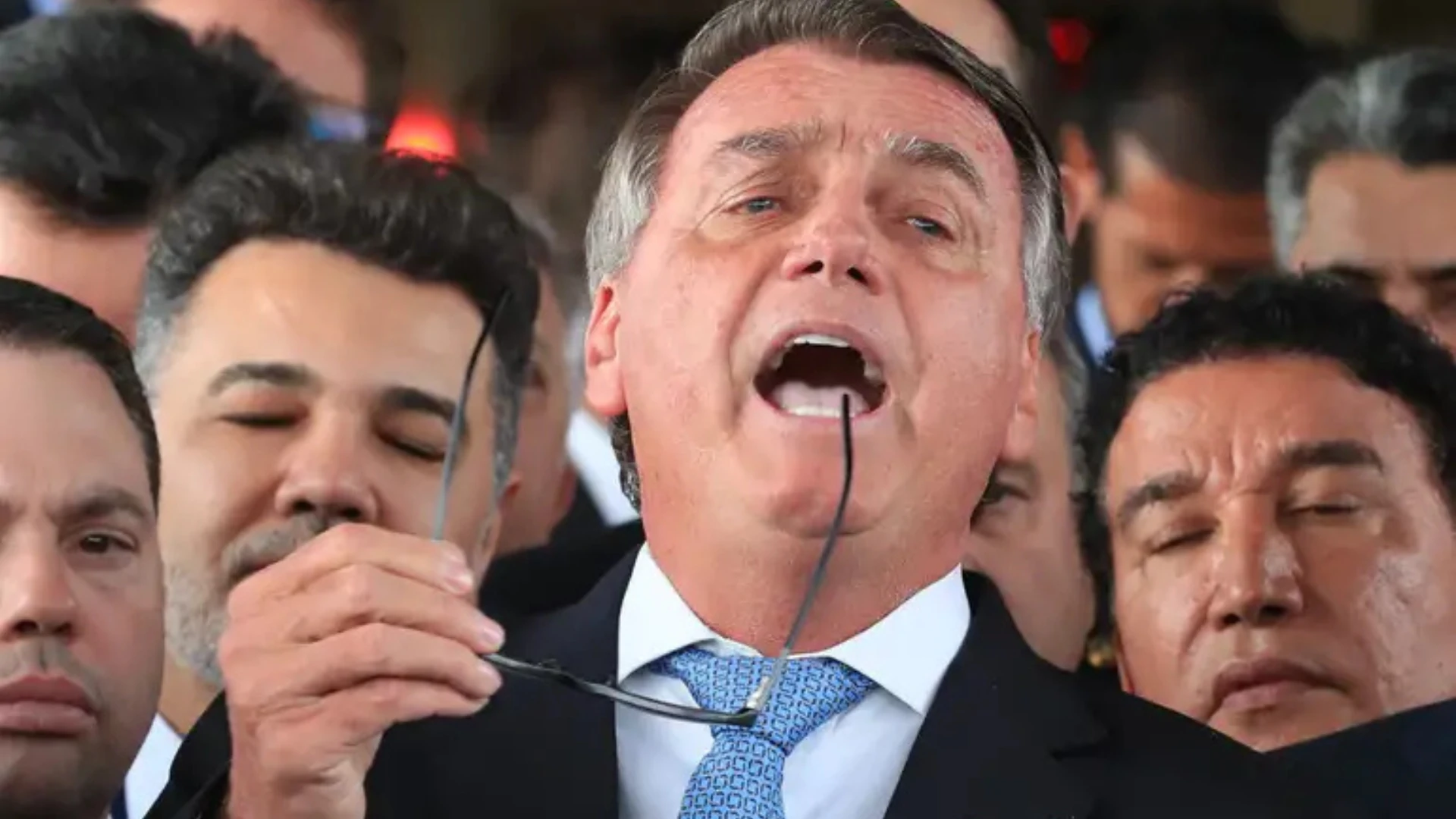 Bolsonaro Surpreende ao Revelar Rotina Após Restrição do STF: “Vou Fazer Isso em Casa”