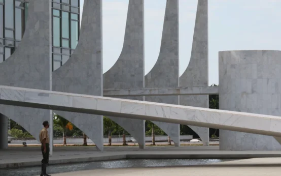 Governo publica autorização para reter 1% de valores de emendas pix