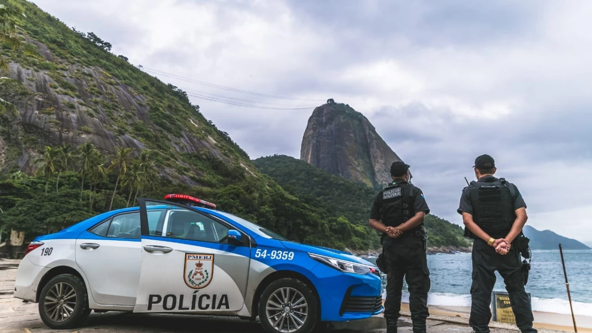 PM do Rio apreende mais de 170 pessoas durante sábado de veranico