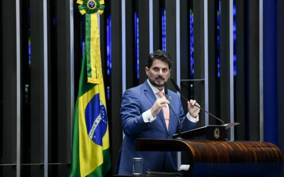 Moraes diz que Do Val demonstrou “completo desprezo” por decisões do STF