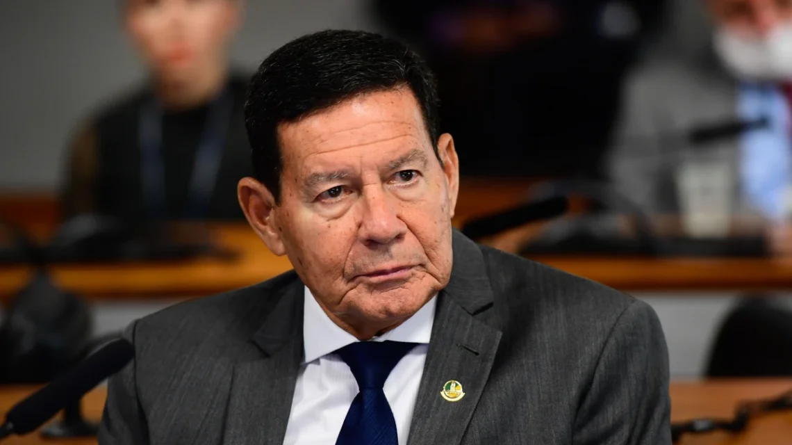 Mourão: Prisão domiciliar de Bolsonaro é fruto da insegurança jurídica