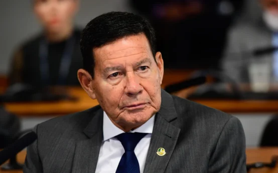 Mourão: Prisão domiciliar de Bolsonaro é fruto da insegurança jurídica