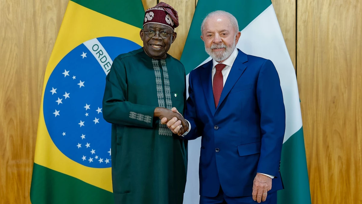 Lula fala em buscar mundo “sem hegemonia” Ao lado de presidente da Nigéria