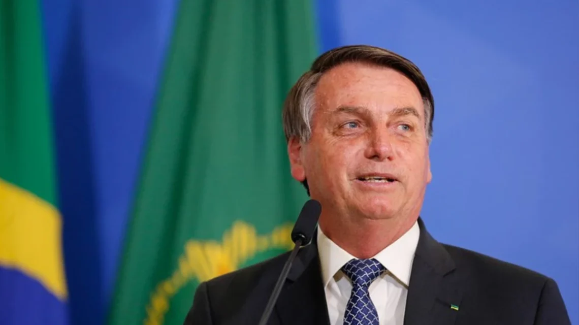 Bolsonaro tentou coagir STF com material pré-fabricado para redes, diz Moraes