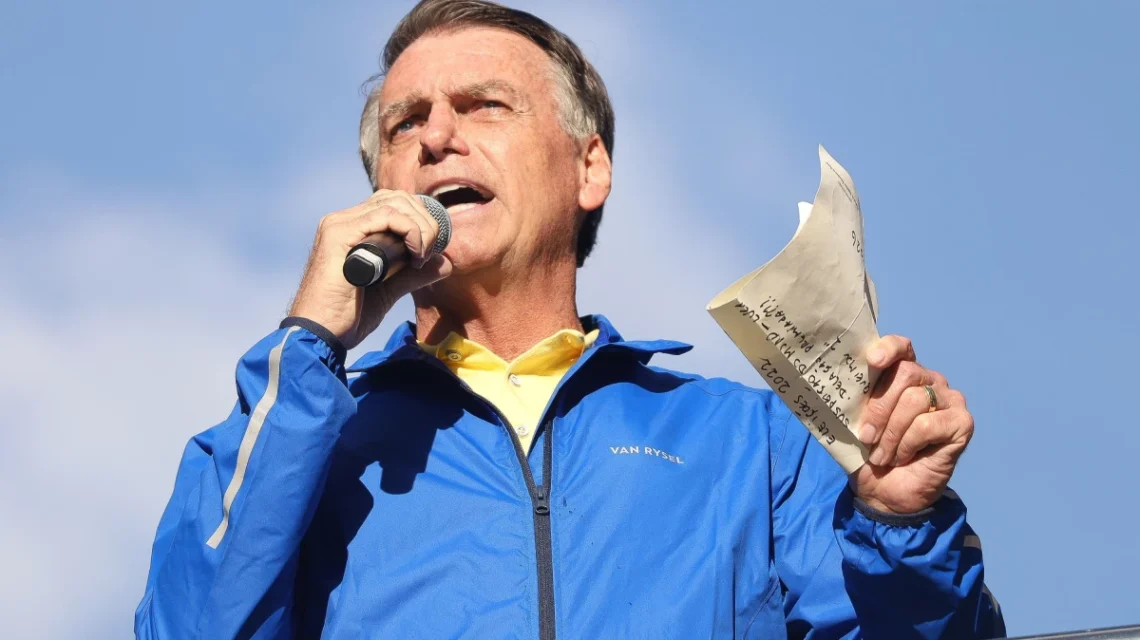 Leia a decisão de Moraes que decreta prisão domiciliar de Bolsonaro