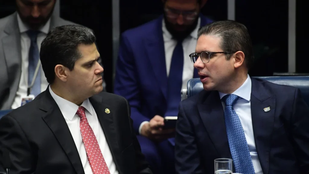 Hugo Motta e Davi Alcolumbre estão diante de impasse