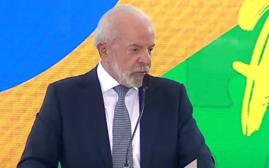 Lula defende Pix e diz que Trump deveria experimentar sistema nos EUA