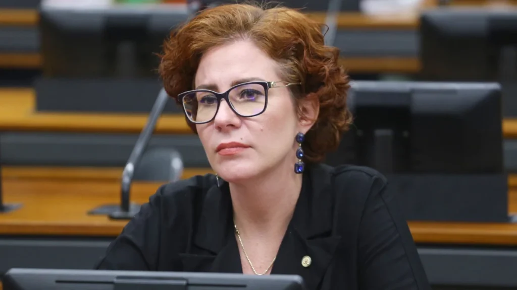 Moraes determina que AGU adote providências para extradição de Zambelli