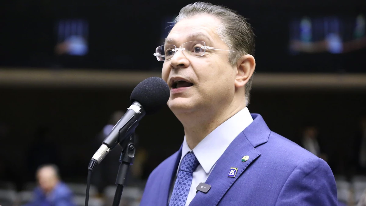 Sóstenes pede a Moraes para visitar Bolsonaro