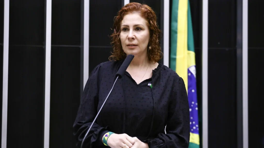 Defesa de Zambelli alegará problemas de saúde em audiência na Itália