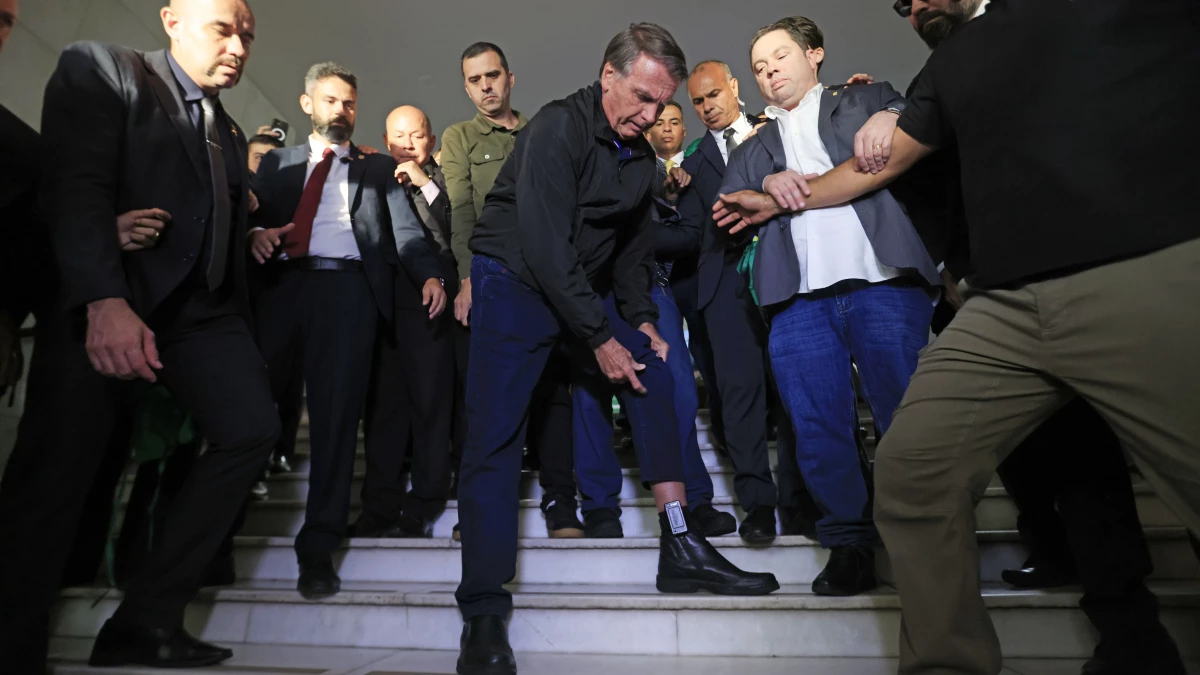 Waack: Moraes abandona prudência e prende Jair Bolsonaro em casa