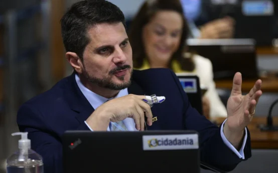 Defesa de Marcos do Val critica decisão e cita “precedente perigoso”