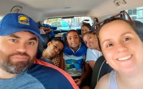 Jovem com paralisia cerebral é adotado aos 18 anos