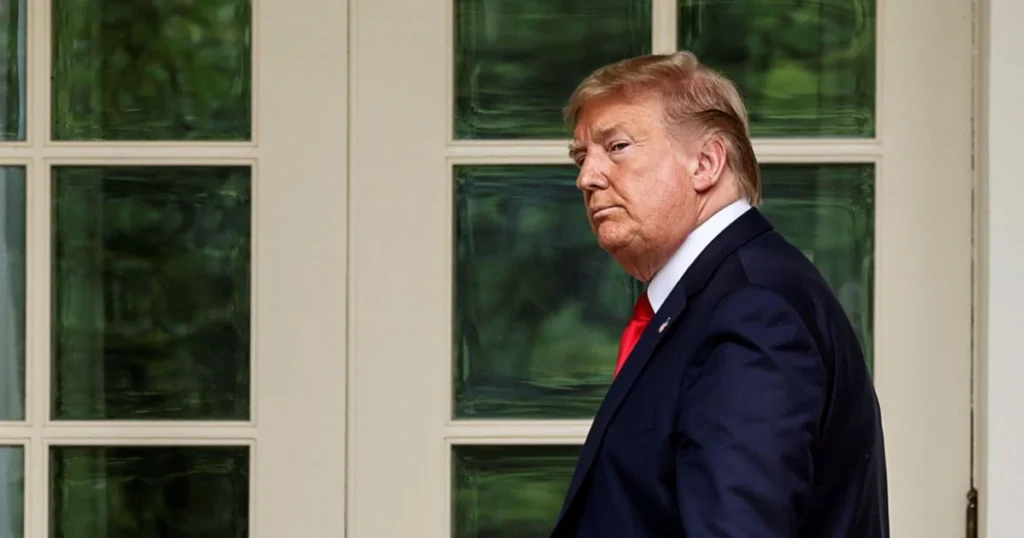 “Dois trenós puxados por cães”, Trump zomba de defesa da Groenlândia