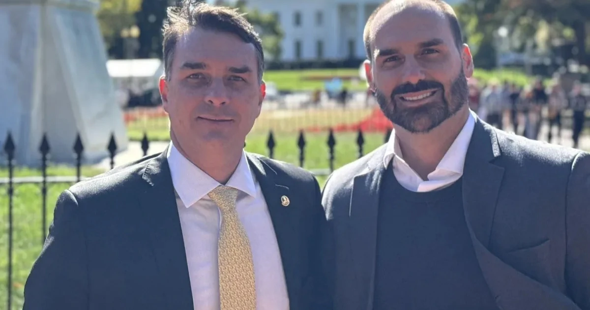 Flávio Bolsonaro diz que Eduardo o levou a reuniões "estratégicas" nos EUA