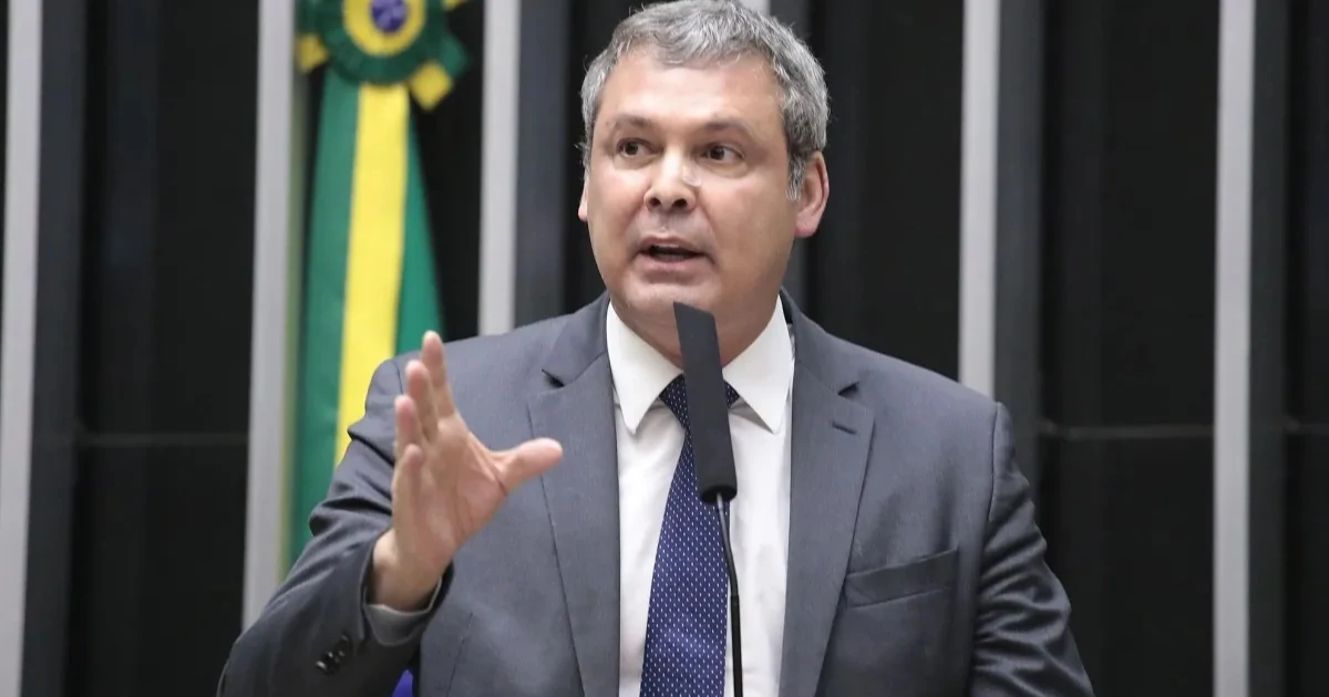 Líder do PT anuncia mobilização contra derrubada de veto à Dosimetria