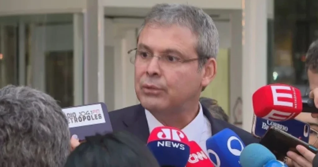 líder do PT Sobre Dosimetria: "Governo tem total condições de manter veto a Dosimetria"