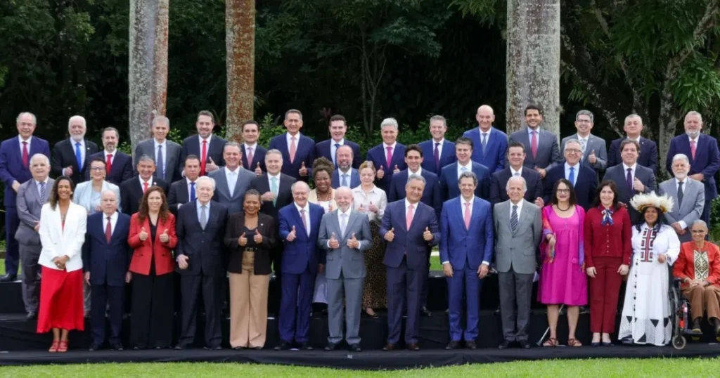 Lula acumula 15 trocas ministeriais e mais saídas são esperadas em 2026