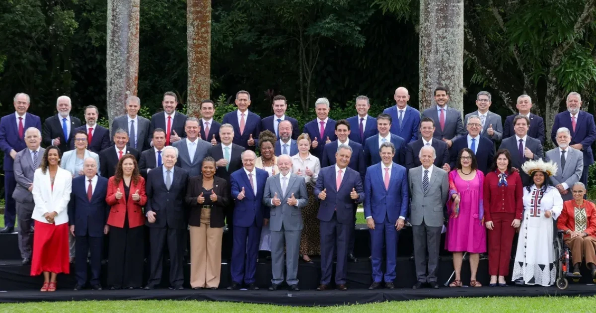 Lula acumula 15 trocas ministeriais e mais saídas são esperadas em 2026
