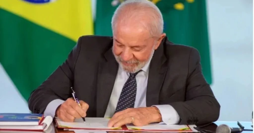 Lula sanciona lei que cria comitê gestor da Reforma Tributária