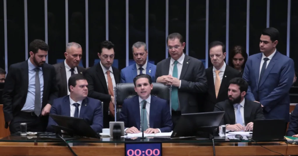 Parlamentares se manifestam sobre veto de Lula ao PL da Dosimetria; veja