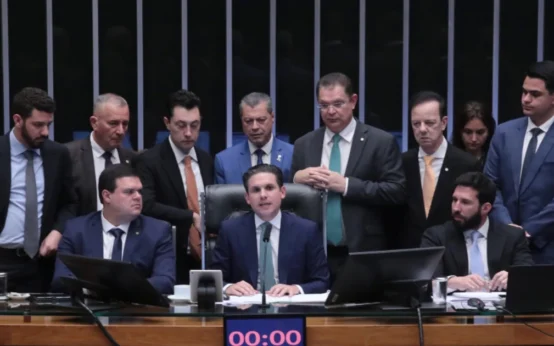 Parlamentares se manifestam sobre veto de Lula ao PL da Dosimetria; veja