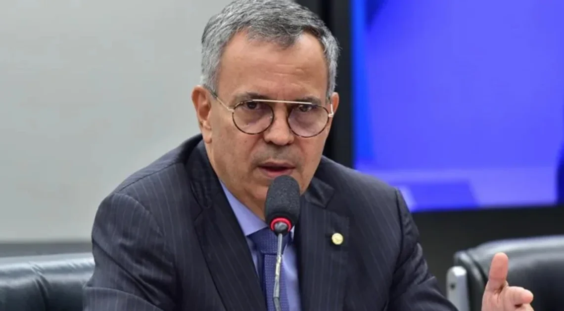 Quem é Félix Mendonça Jr., alvo de operação da PF contra desvio de emendas