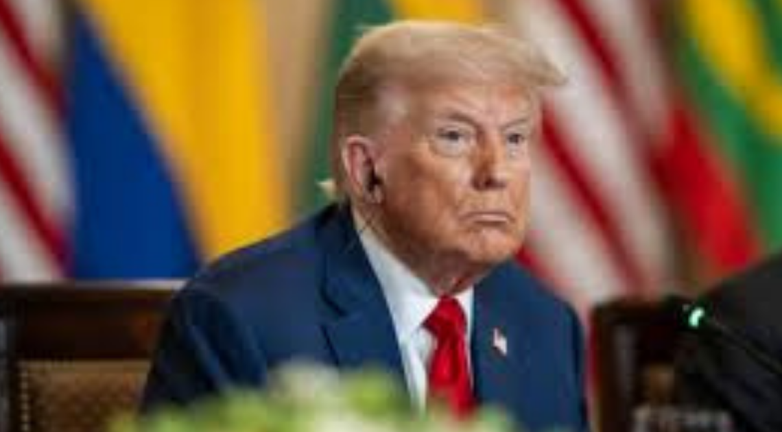 Trump dá sinal verde a projeto que pode impor sanções secundárias ao Brasil