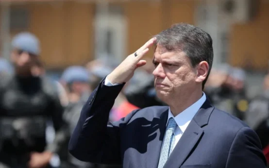 Adolescente é investigado por criar imagens íntimas falsas com IA no Ceará