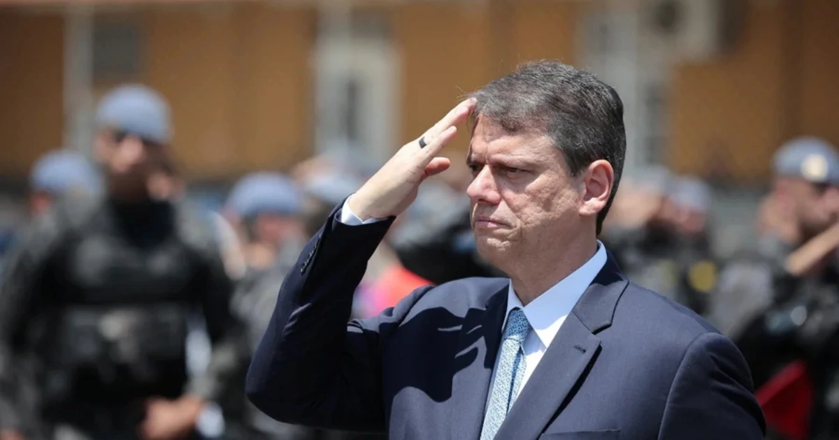 Adolescente é investigado por criar imagens íntimas falsas com IA no Ceará