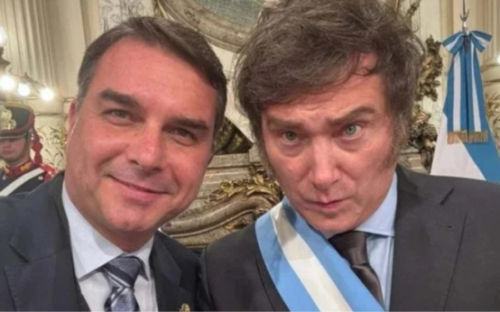 Analise-Convencao-do-PL-reune-Milei-discursos-politicos-IA-e-video-na-oficializacao-de-Flavio-Bolsonaro