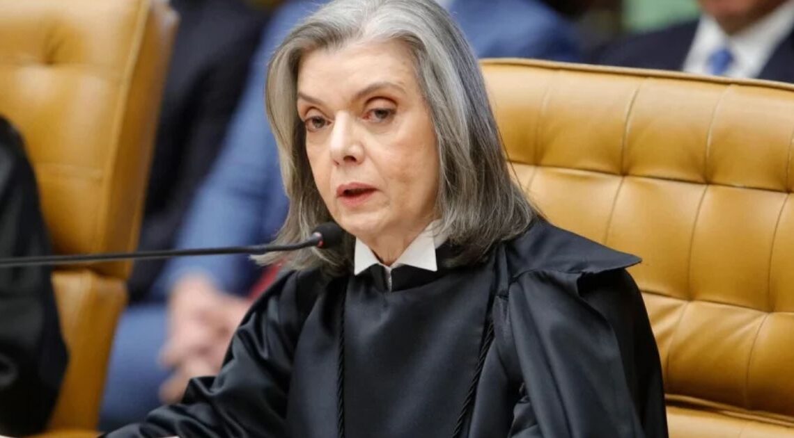 Cármen Lúcia defende democracia e reforça importância da soberania das instituições brasileiras