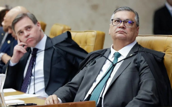 Entenda-por-que-Dino-e-Mendonca-investigam-separadamente-o-filme-Dark-Horse