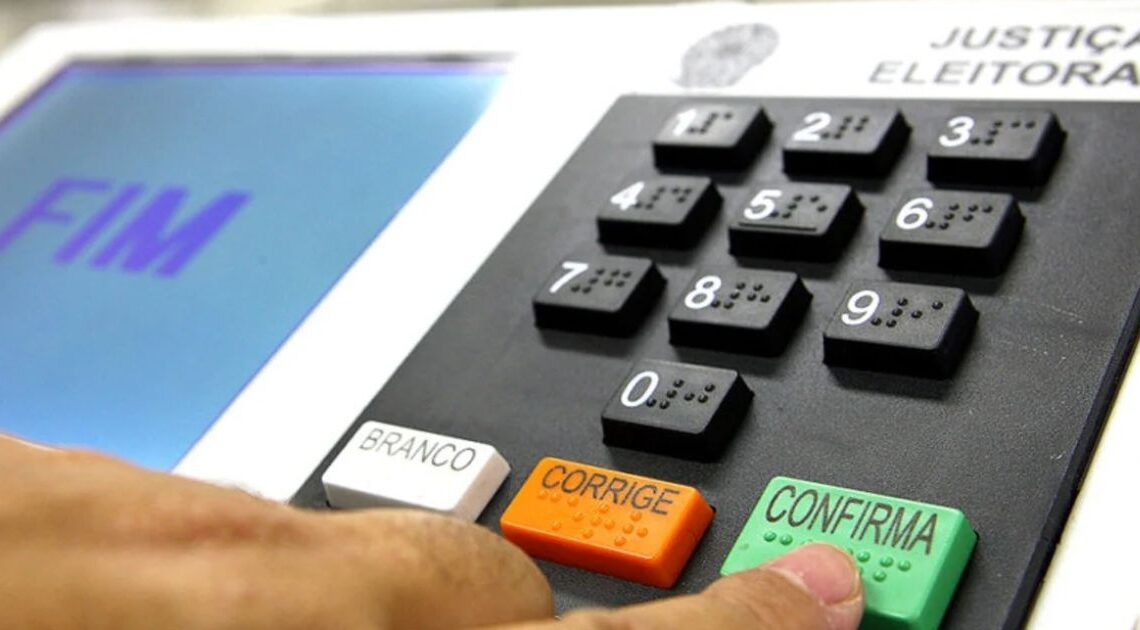 Quatro candidatos podem concentrar maior espaço no horário eleitoral gratuito nas eleições de 2026