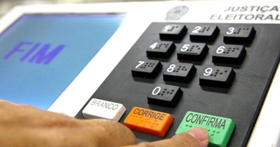 Quatro candidatos podem concentrar maior espaço no horário eleitoral gratuito nas eleições de 2026