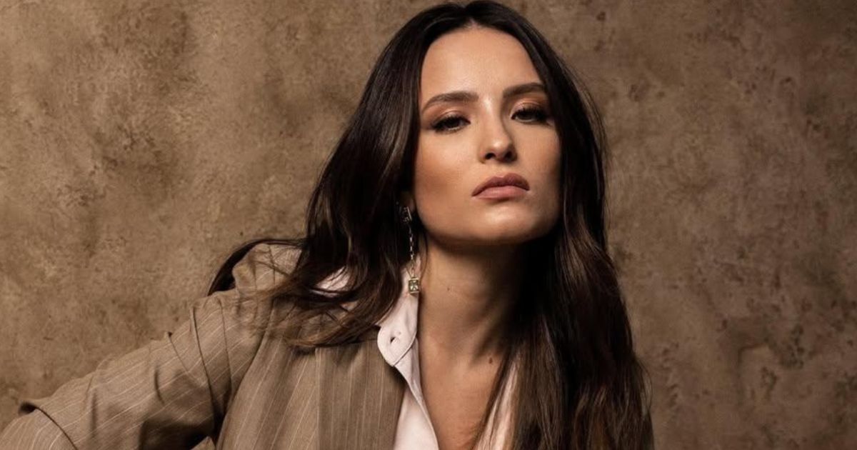 Larissa Manoela atualiza estado de saúde após cirurgia e comemora retorno aos treinos