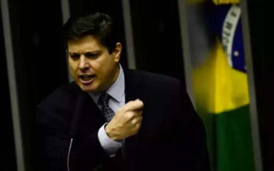 MDB decide não apoiar candidato à Presidência e libera diretórios para alianças em 2026