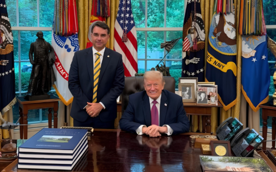 Maioria-dos-entrevistados-ve-beneficio-politico-para-Flavio-Bolsonaro-em-acoes-de-Trump-diz-Datafolha