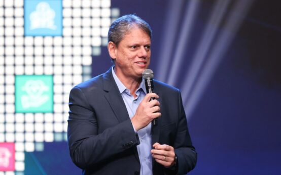 Tarcísio amplia alianças políticas e fortalece estrutura para disputa eleitoral com maior tempo de propaganda