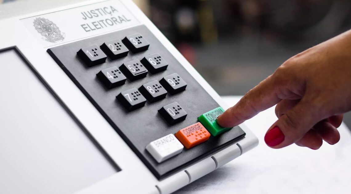 Ministros defendem resposta do TSE a ataques às urnas e reforçam confiança no sistema eleitoral brasileiro