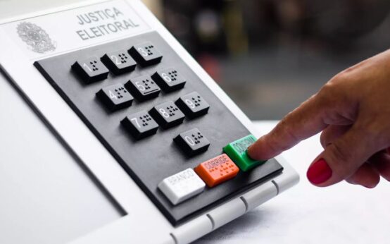 Ministros defendem resposta do TSE a ataques às urnas e reforçam confiança no sistema eleitoral brasileiro