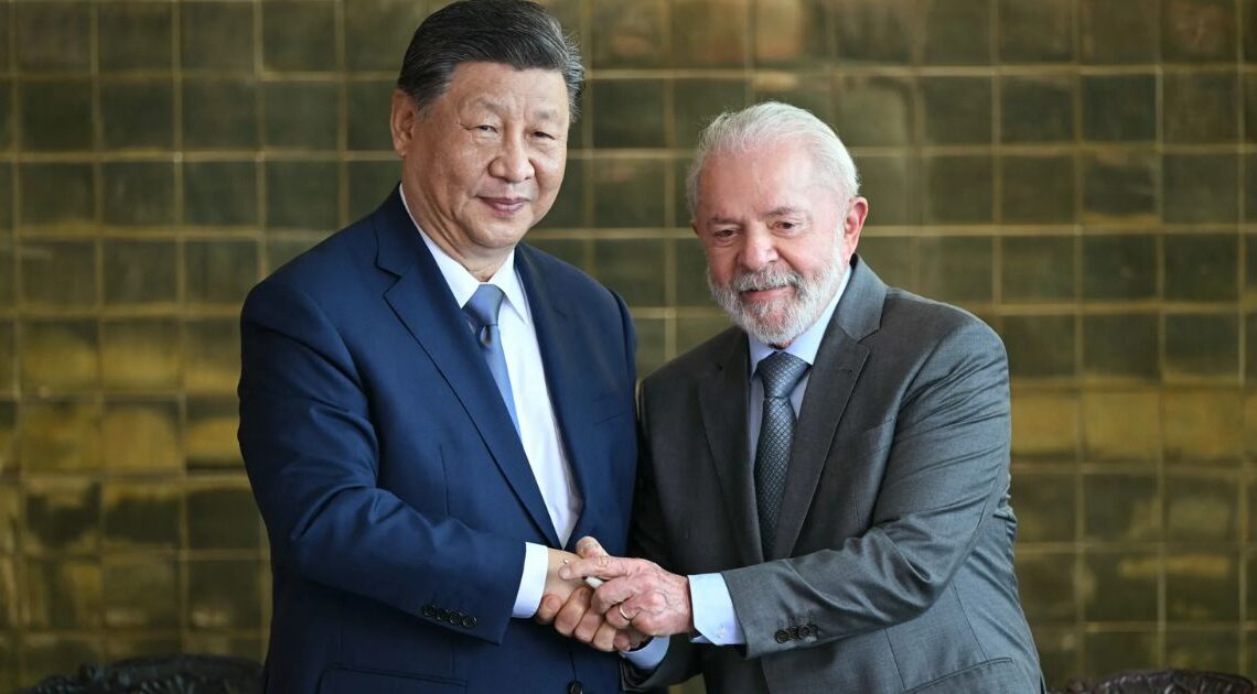 Xi Jinping diz a Lula que China apoia o Brasil na rejeição à interferência externa e reforça parceria estratégica
