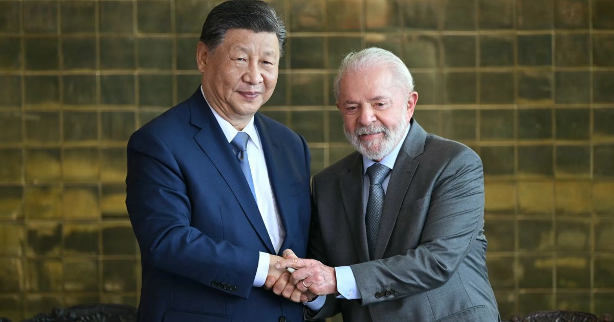 Xi Jinping diz a Lula que China apoia o Brasil na rejeição à interferência externa e reforça parceria estratégica