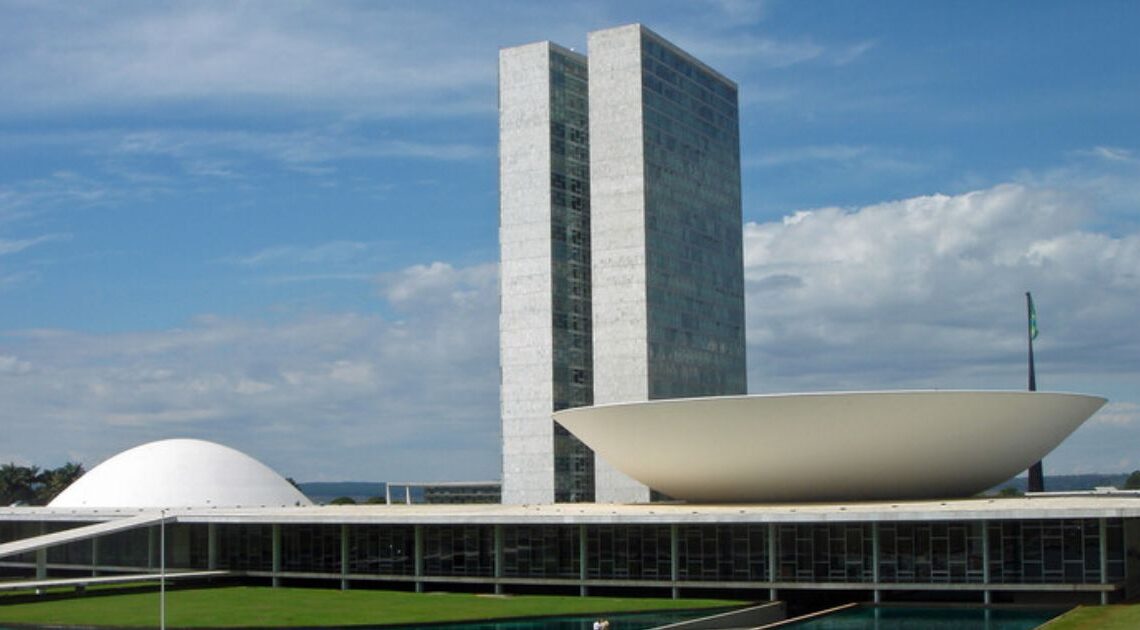 Reeleição domina estratégia dos deputados federais para 2026 e amplia disputa por vagas na Câmara
