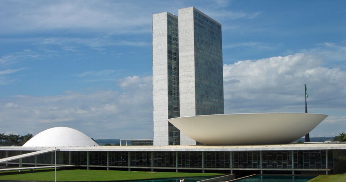 Reeleição domina estratégia dos deputados federais para 2026 e amplia disputa por vagas na Câmara