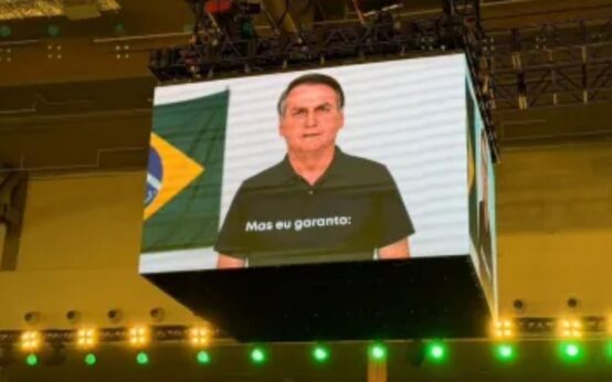 PT aciona TSE contra Flávio Bolsonaro por vídeo de convenção: entenda a ação e os possíveis impactos eleitorais