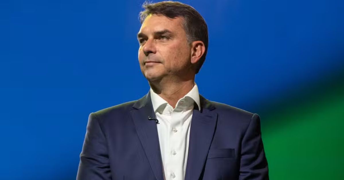 Presidente do Republicanos diz a Flávio Bolsonaro que maioria do partido defende neutralidade na eleição presidencial