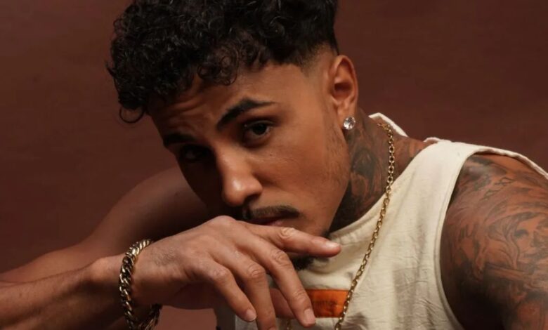 MC Livinho convida ex para jantar, leva resposta atravessada e reage com bom humor