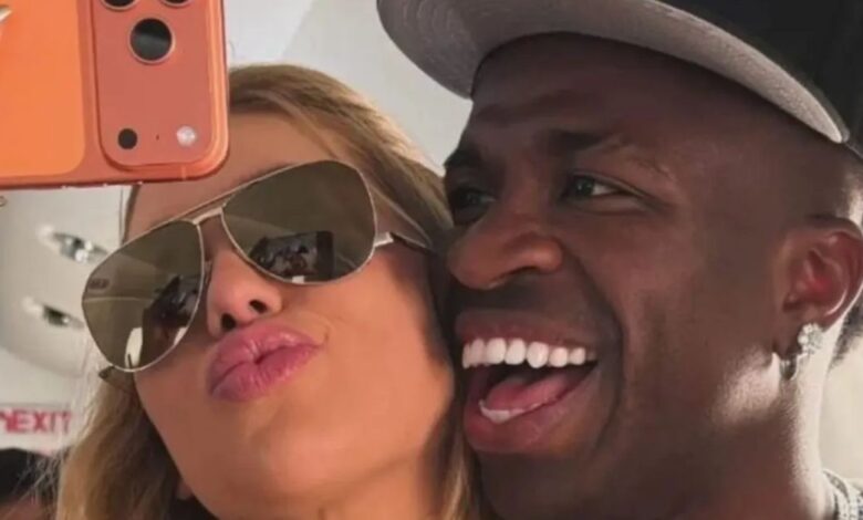 Vini Jr. comete gafe em fotos de férias com Virginia e detalhe chama atenção dos fãs