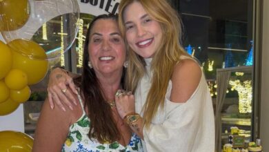 Mãe de Virginia Fonseca aproveita cirurgia das netas para fazer exames no hospital